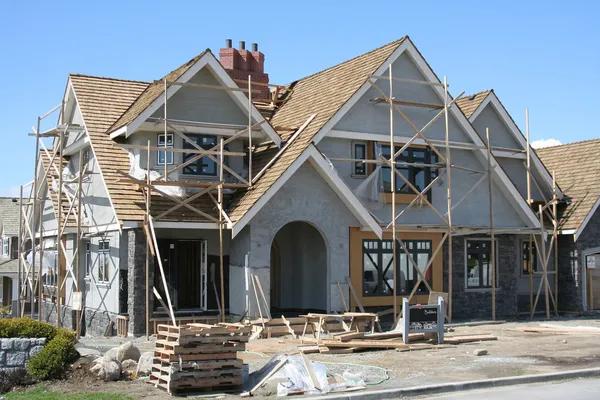 Restore Your Roof with Hialeah’s Replacement Pros