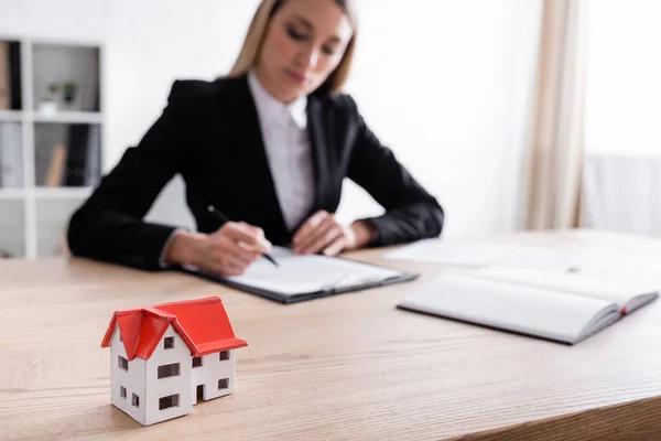 Navigating Real Estate Made Easy for Buyers and Sellers