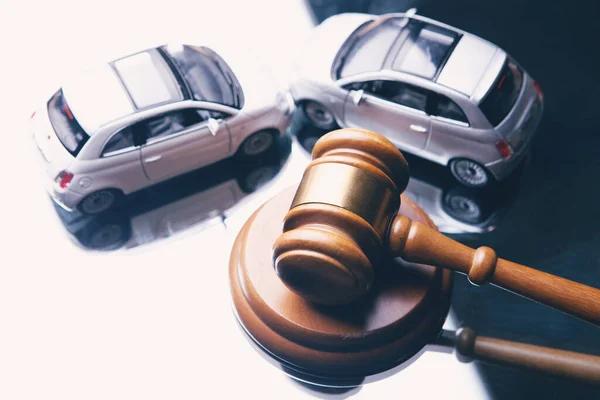 How a Car Crash Lawyer Chicago Builds a Strong Case for You